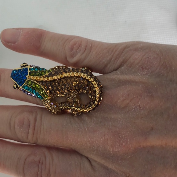 🌟2 for $25-Crystal Iguana Statement Ring - Picture 4 of 4